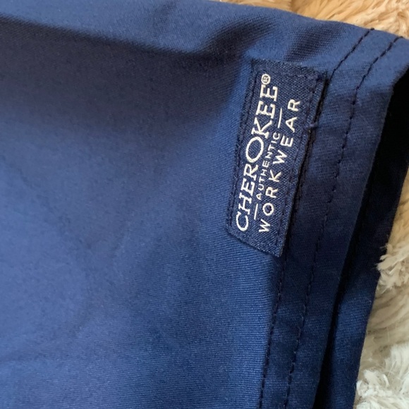 Cherokee scrub top - Picture 5 of 7